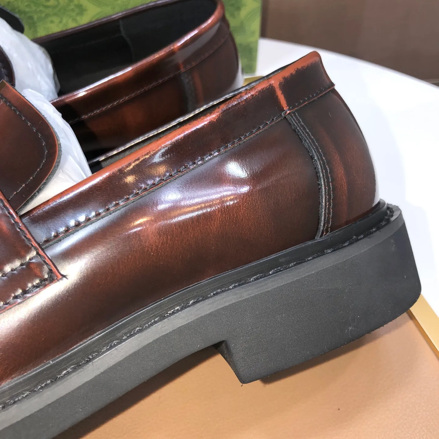 Ex-factory price 540💰The top Italian luxury men’s shoe giant (GUCCI) (Gucci) (full cowhide lining) is now available🍃Original European style🔰 Pleasant to the eye😍In order to make the shoes more durable and non-deformable🌀The production continues to follow traditional methods but there is still no lack of innovation💪Select original sheepskin for the leather♻️ Smooth, natural and exceptionally bright⭐Made of imported cowhide The rich man’s first choice 38-45 (45 customized)